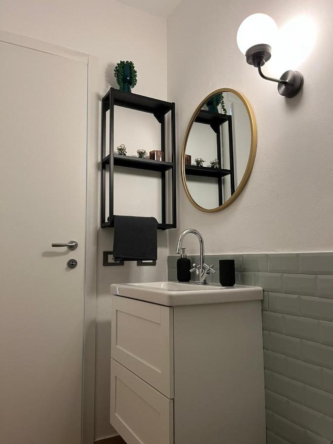 Guest House Sansiro Fiera Милано Екстериор снимка