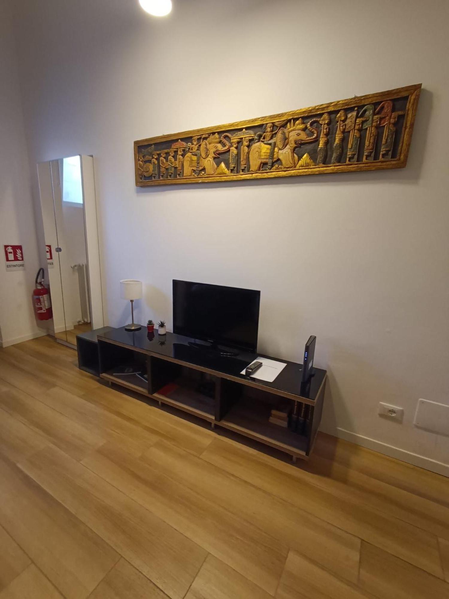 Guest House Sansiro Fiera Милано Екстериор снимка